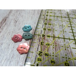 11MM FLOWER SHAPE MOTHER OF PEARL BUTTONS