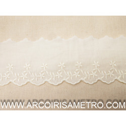 WAVY EMBROIDERES LACE WITH FLOWERS - OFF WHITE