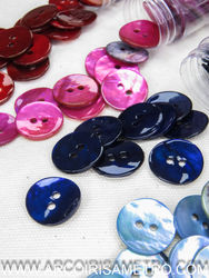 Mother of pearl buttons - round