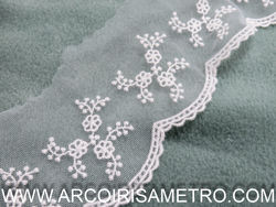 Embroidered tulle lace - pearl white