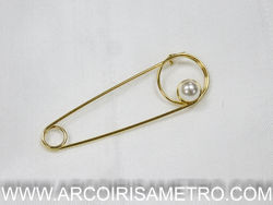 DECORATIVE SAFETY-PIN / BROOCH WITH PEARL