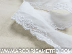 Wavy embroidered lace edging with flowers