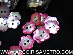Flower mother of pearl button