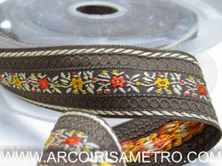 Embroidered tape with flowers - Brown