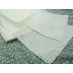 20 CM  X 2.5 MT STRIP OF HEMSTITCHED LINEN 