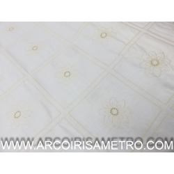 TIRA DE QUADRADOS EM LINHO BORDADOS 