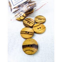 WOODEN BUTTONS 18MM