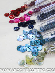 Mother of pearl buttons - round