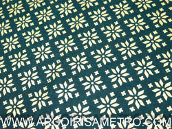 Christmas - Golden flakes on green