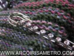 ALFINETE PREGADEIRA COM BRILHANTES