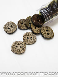 Coconut button - lion