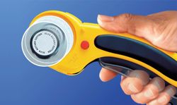 OLFA Ergonomic design 45mm rotary cutter