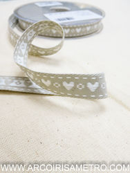 Fita bordada - corações cru