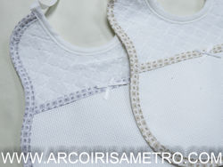 Round Cross-stitch embroidery bib