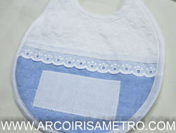 Round Cross-stitch embroidery bib