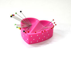 MAGNETIC PIN CUSHION - PRYM LOVE HEART