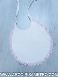 Cross-stitch embroidery bib - ROUND WITH CHECK