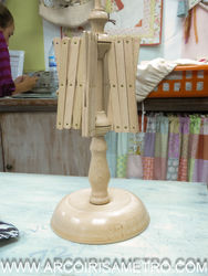 ARTICULATED WOOD SKEIN WINDER