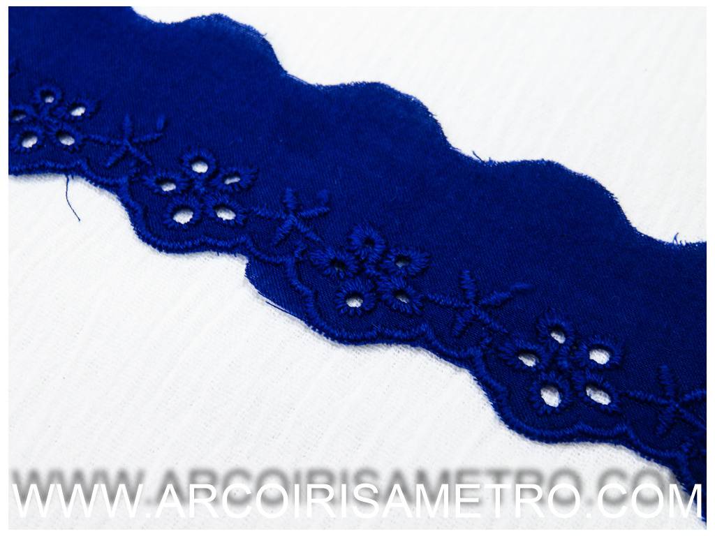 Bordado Ingles Branco Com Azul Marinho