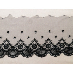 RENDA TULE FLORINHAS - PRETO