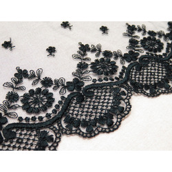 RENDA TULE FLORINHAS - PRETO