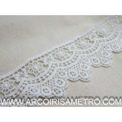 GUIPUR LACE WITH FLOWERS
