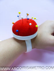 Wristband pincushion