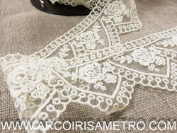 RENDA TULE DE BICOS COM ROSAS - Branco Sujo