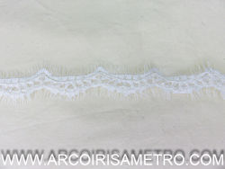 Edging lace with fringe - white