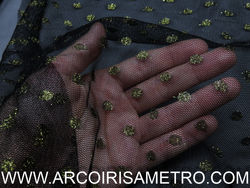Tule preto com pintas douradas