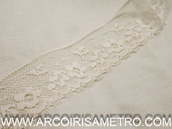 Renda de tule creme