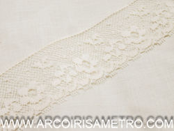 Renda de tule creme