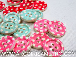 Dotted wooden buttons - 20mm