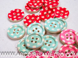 Dotted wooden buttons - 20mm