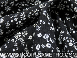 Viscose - preto com flores