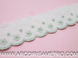 Wavy embroidered lace with flowers