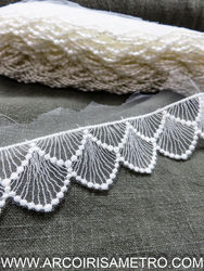 Embroidere tule - scales - white