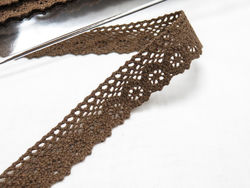 Lace with flowers - brown