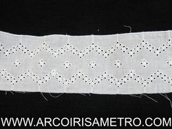 Embroidered lace