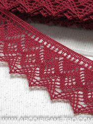 Renda de bicos com losangos - Bordô