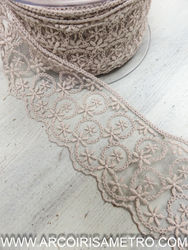 Renda de tule com mal-me-queres - BEGE