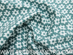 Gotas - Flores fundo verde