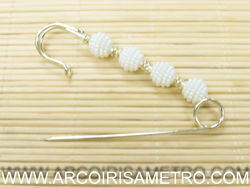 4 GLOBES SAFETY PIN  / BROACH